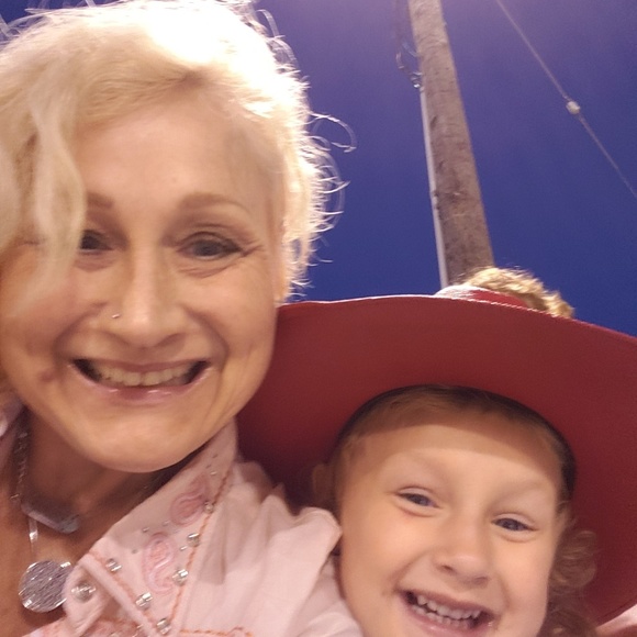 Meet your Posher, Michele - Picture 1 of 1